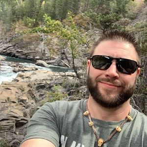 Meet your Posher, Clint